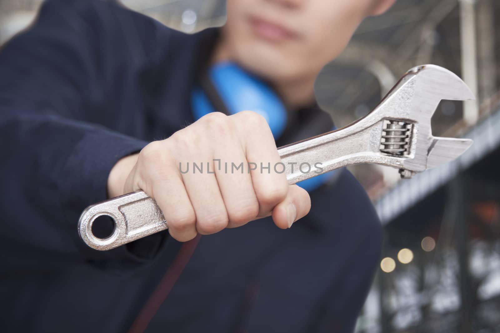 Close-Up Wrench