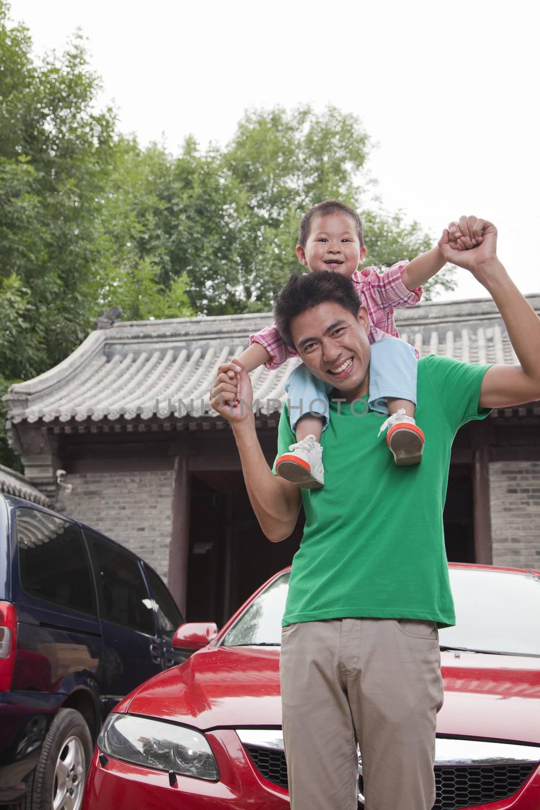 Father with Son On His Shoulders by XiXinXing