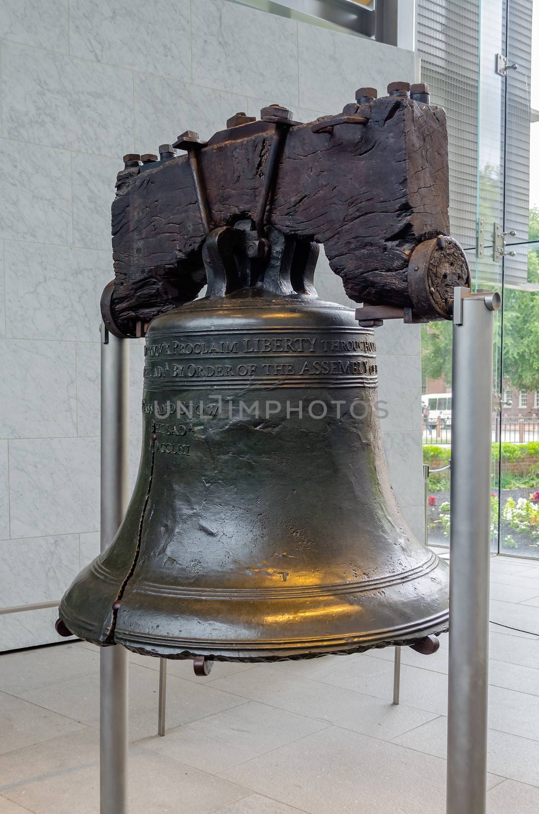 Liberty Bell in Philadelphia, Pennsylvania by marcorubino