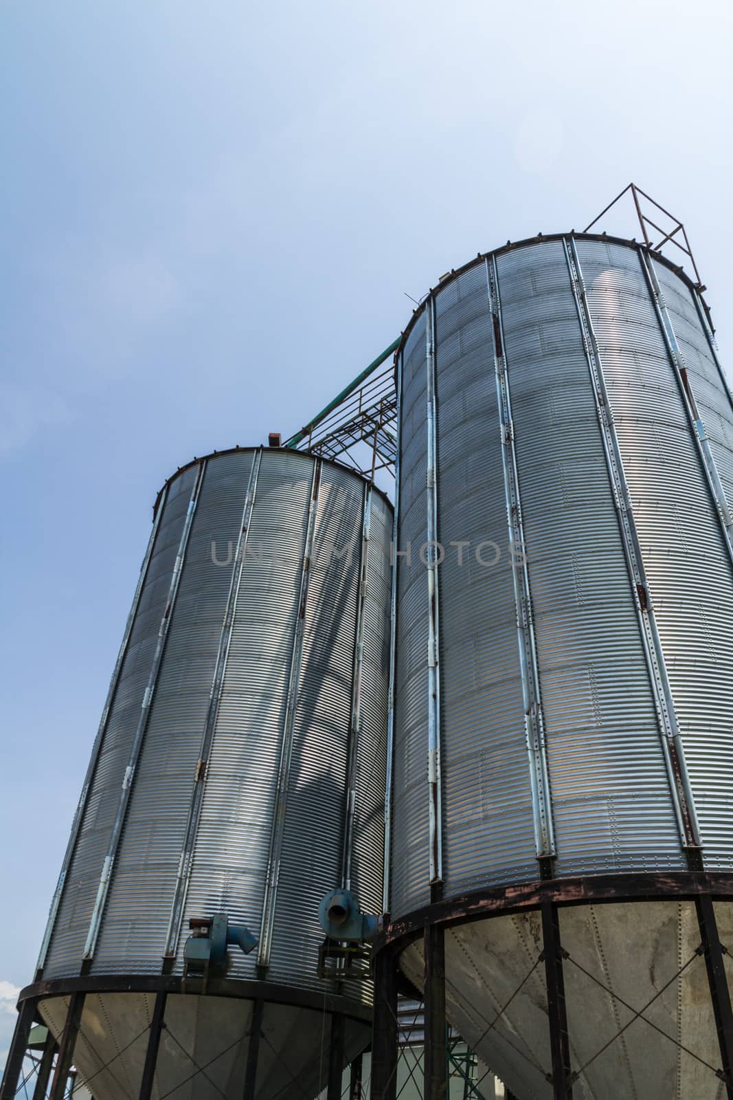 Two metal silo agriculure granary in Thailand