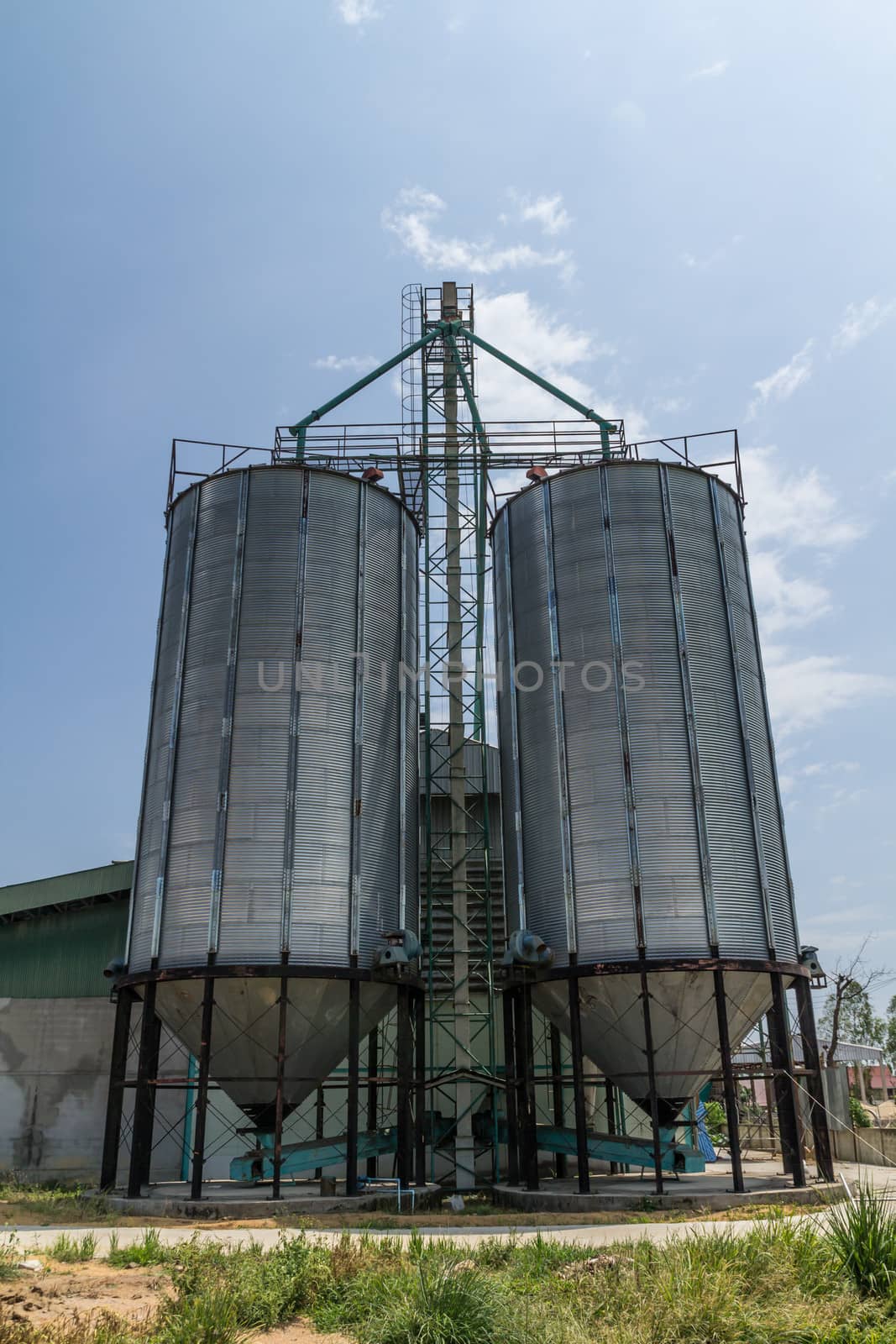 Two metal silo agriculure granary in Thailand