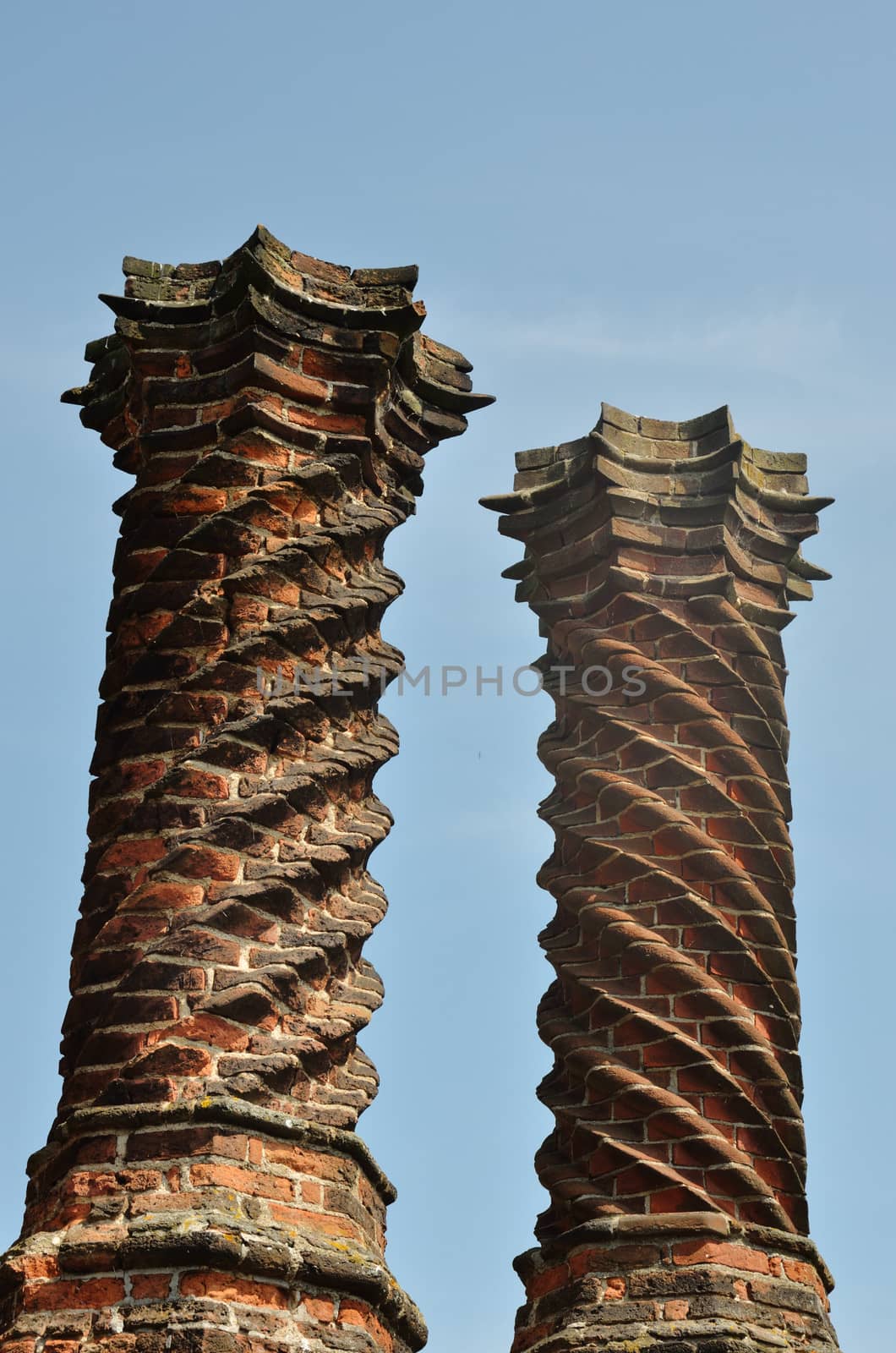 Elizabethan chimneys