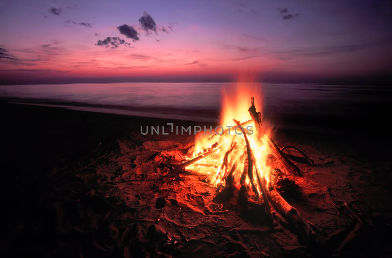 Beach Campfire on Lake Superior by Wirepec