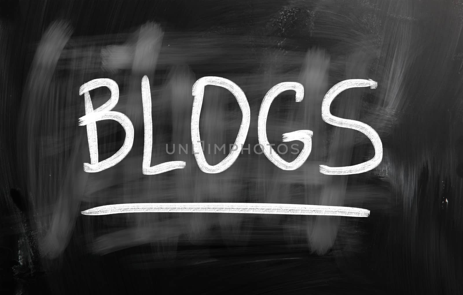 Blog word handwritten on the black chalkboard