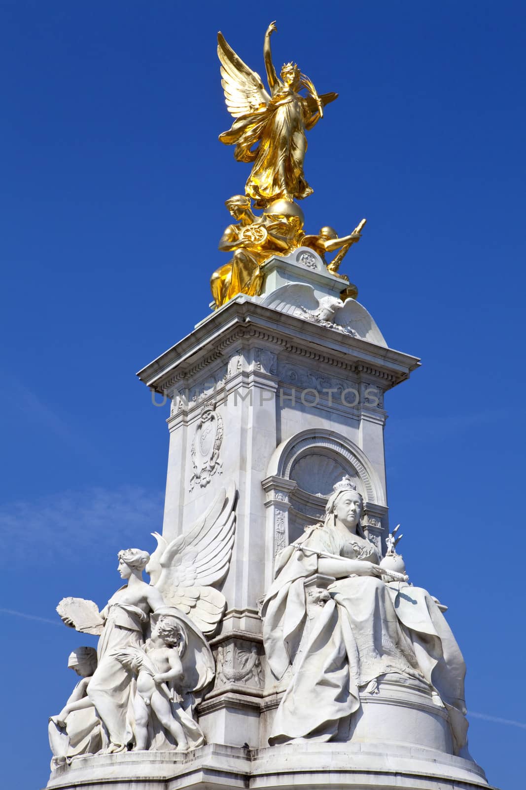 Victoria Memorial in London by chrisdorney