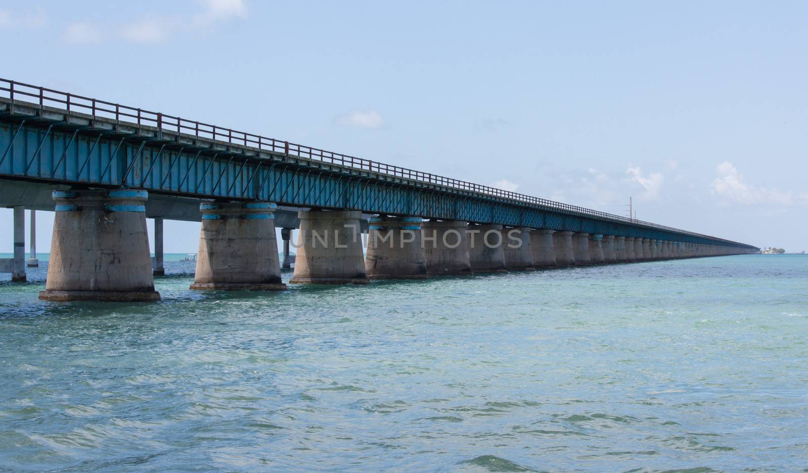 Seven Mile Bridge Profile by picturyay