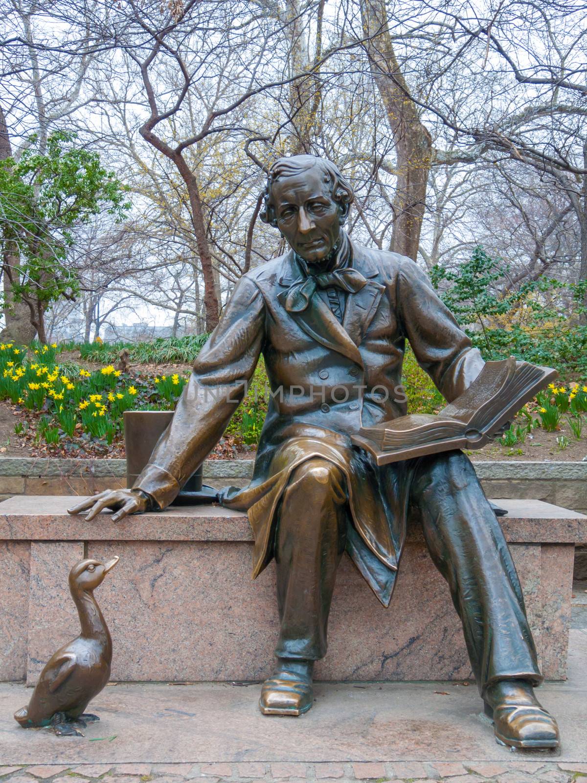 sculpture of Hans Christian Andersen in the Central Park of NYC