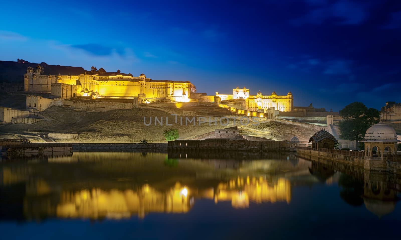 Amber Fort and Maota Lake at night. by vladimir_sklyarov