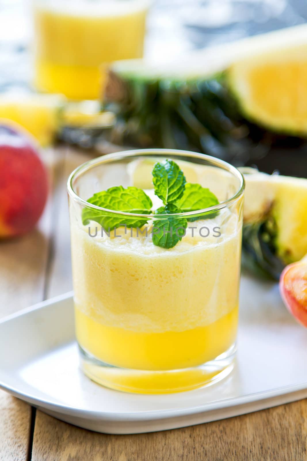 Pineapple with Peach smoothie by vanillaechoes