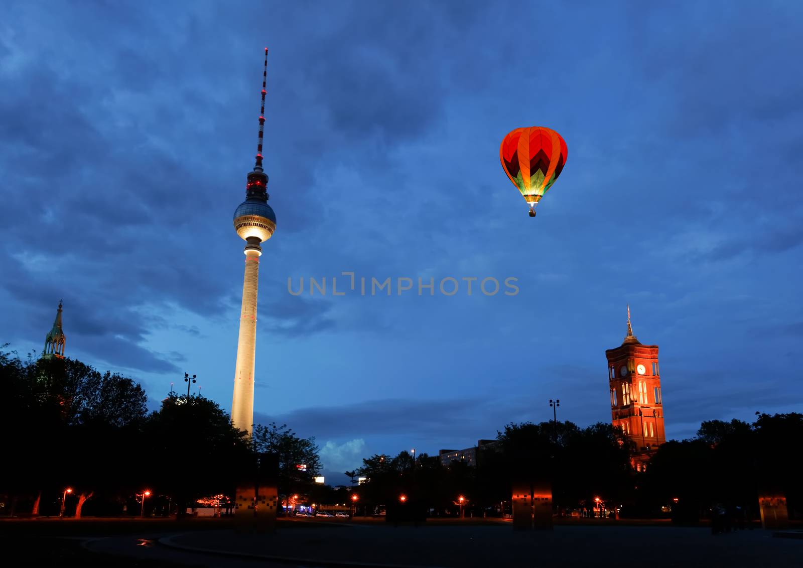 Berlin tv tower -  fernsehturm by gary718