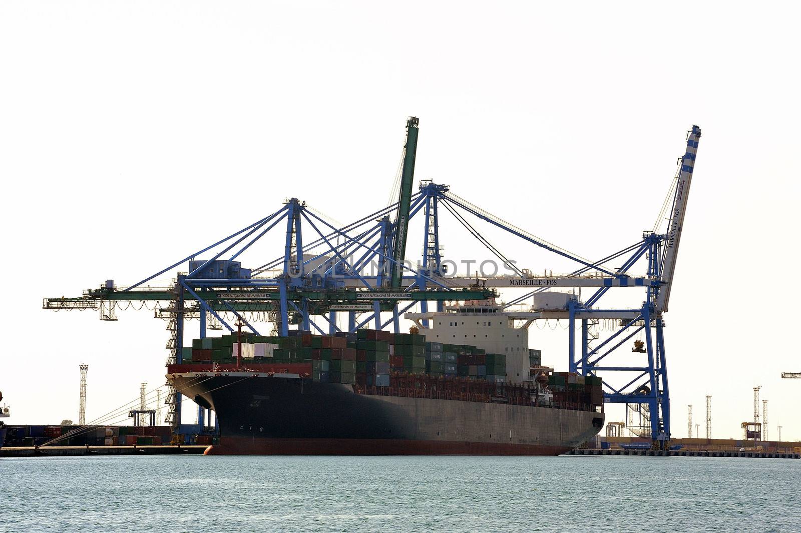 carry containers to quay in the wearing of Fos-sur-Mer beside Marseille to charge its cargo.