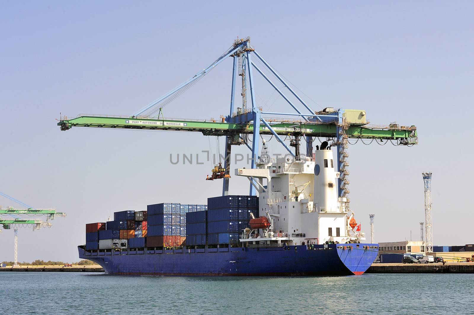 carry containers to quay in the wearing of Fos-sur-Mer beside Marseille to charge its cargo.