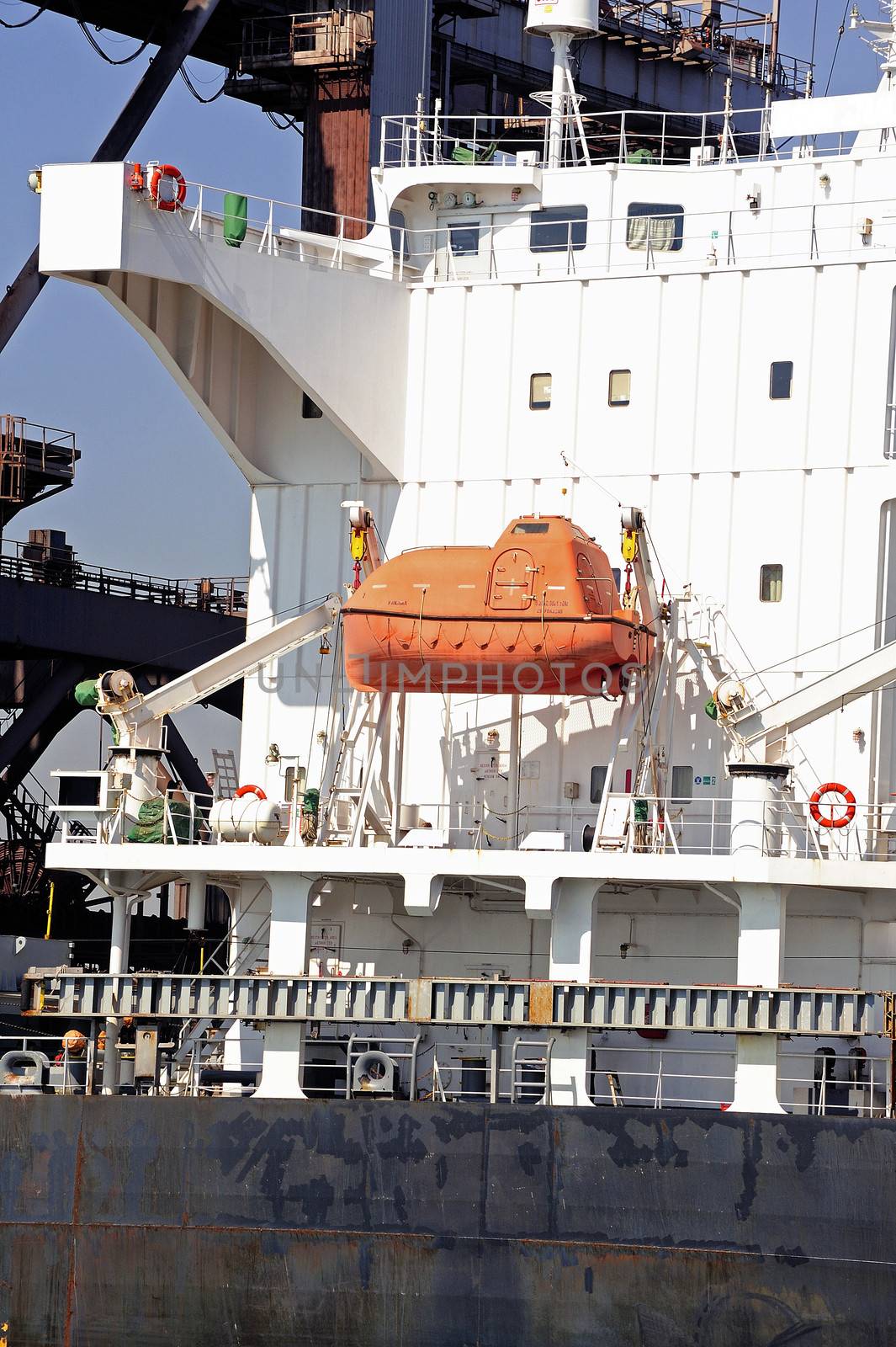 unloading of an ore cargo liner for the steel-works at Fos-sur-Mer beside Marseille.