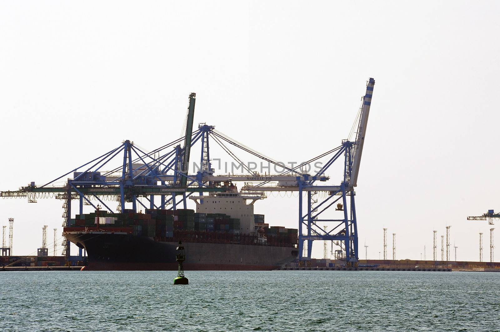 carry containers to quay in the wearing of Fos-sur-Mer beside Marseille to charge its cargo.