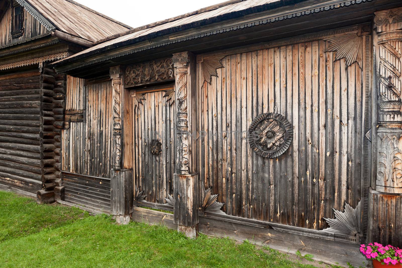 N. Sinyachikha Museum-Reserve of Wooden Architecture and Folk Art. The gate of the manor peasant XIX century. Transported from village Kamelskaya Alapaevsk district