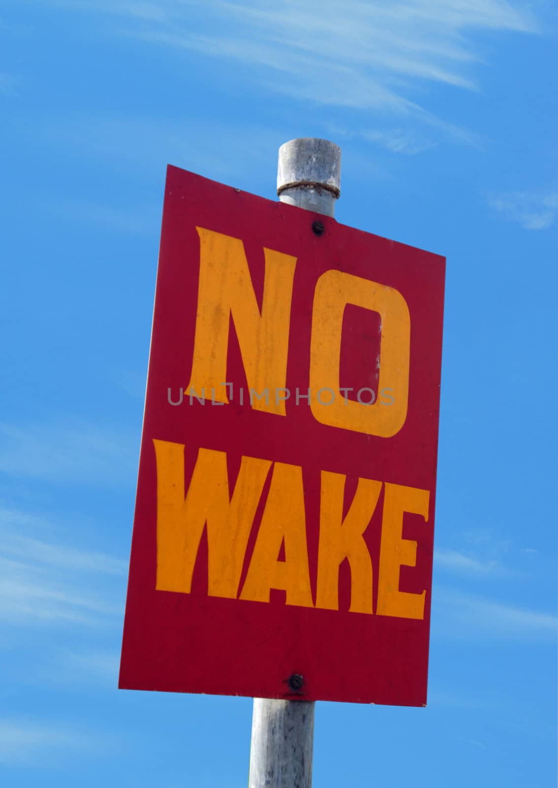 no wake sign for the marine and boating industry