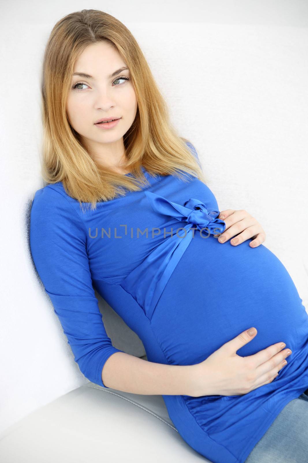 Pregnant woman by robert_przybysz
