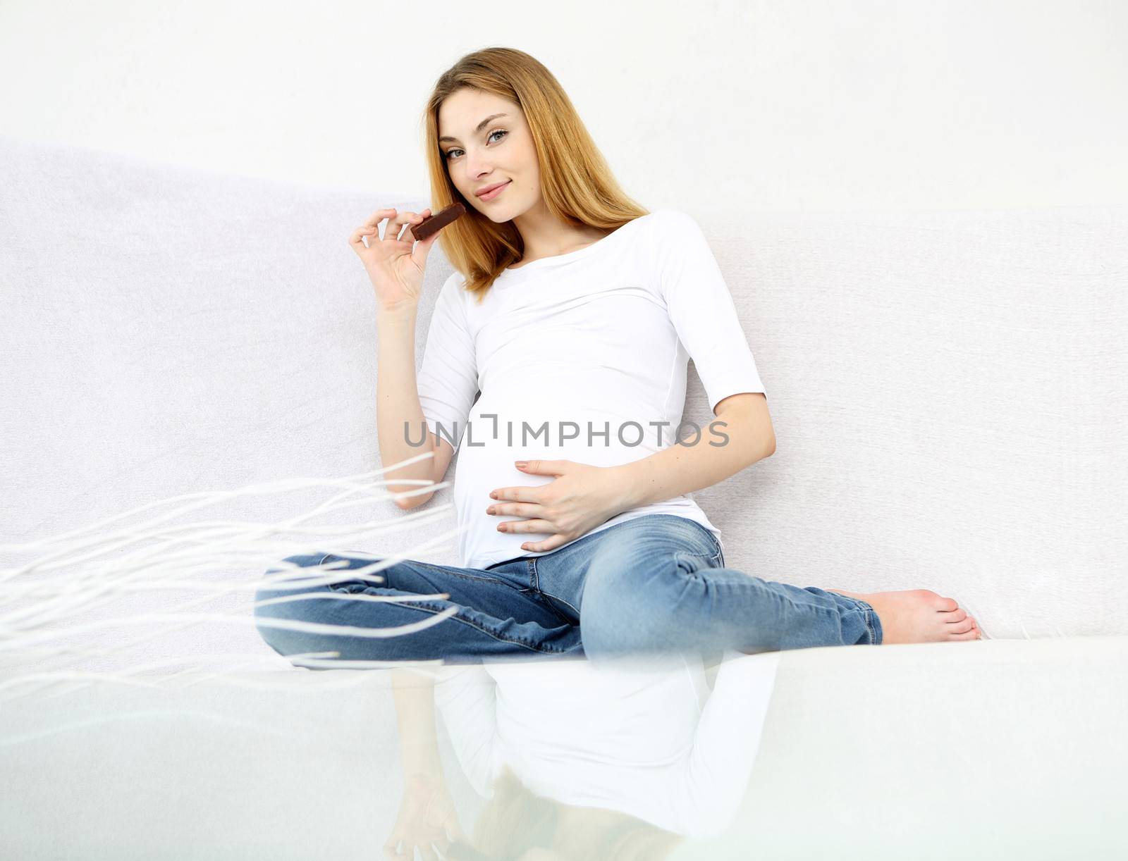 Pregnant woman by robert_przybysz