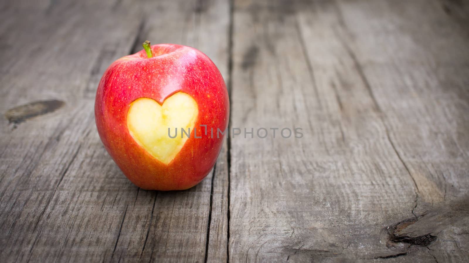 Apple with engraved heart by kbuntu