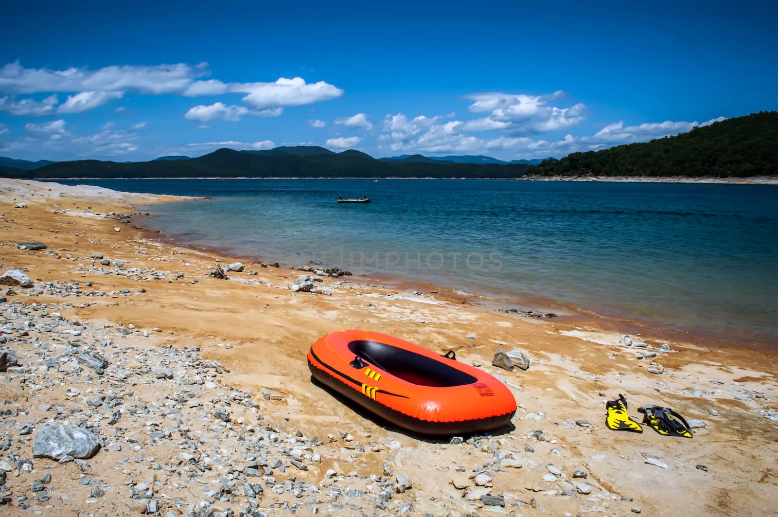 lake jocassee shore on a bright sunny day