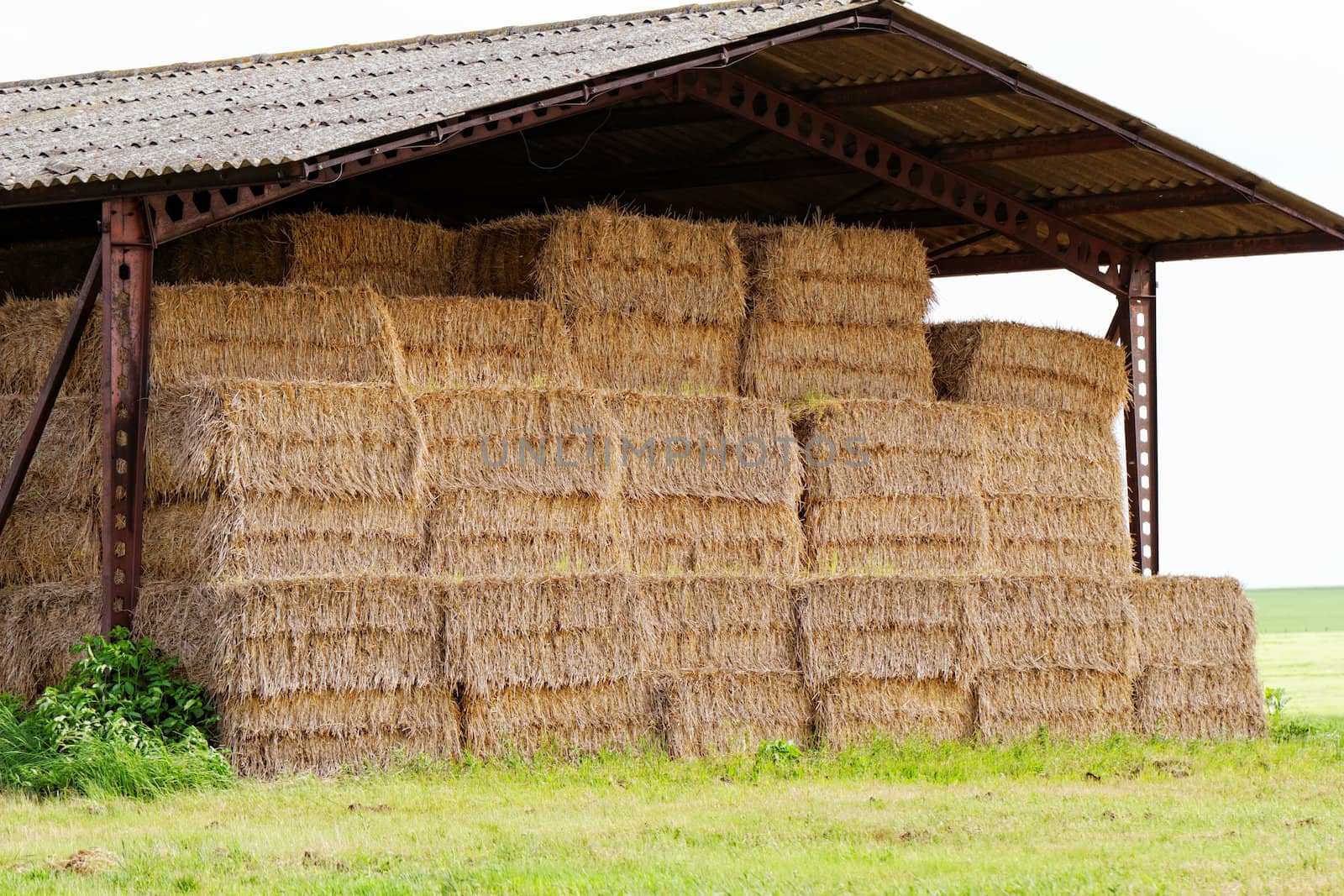 straw bales under the roof by NagyDodo