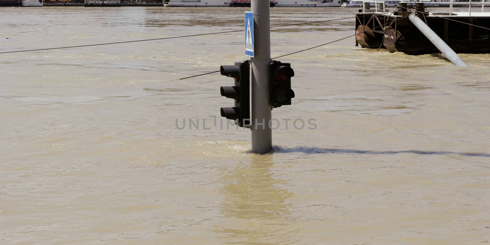 flooded city by NagyDodo