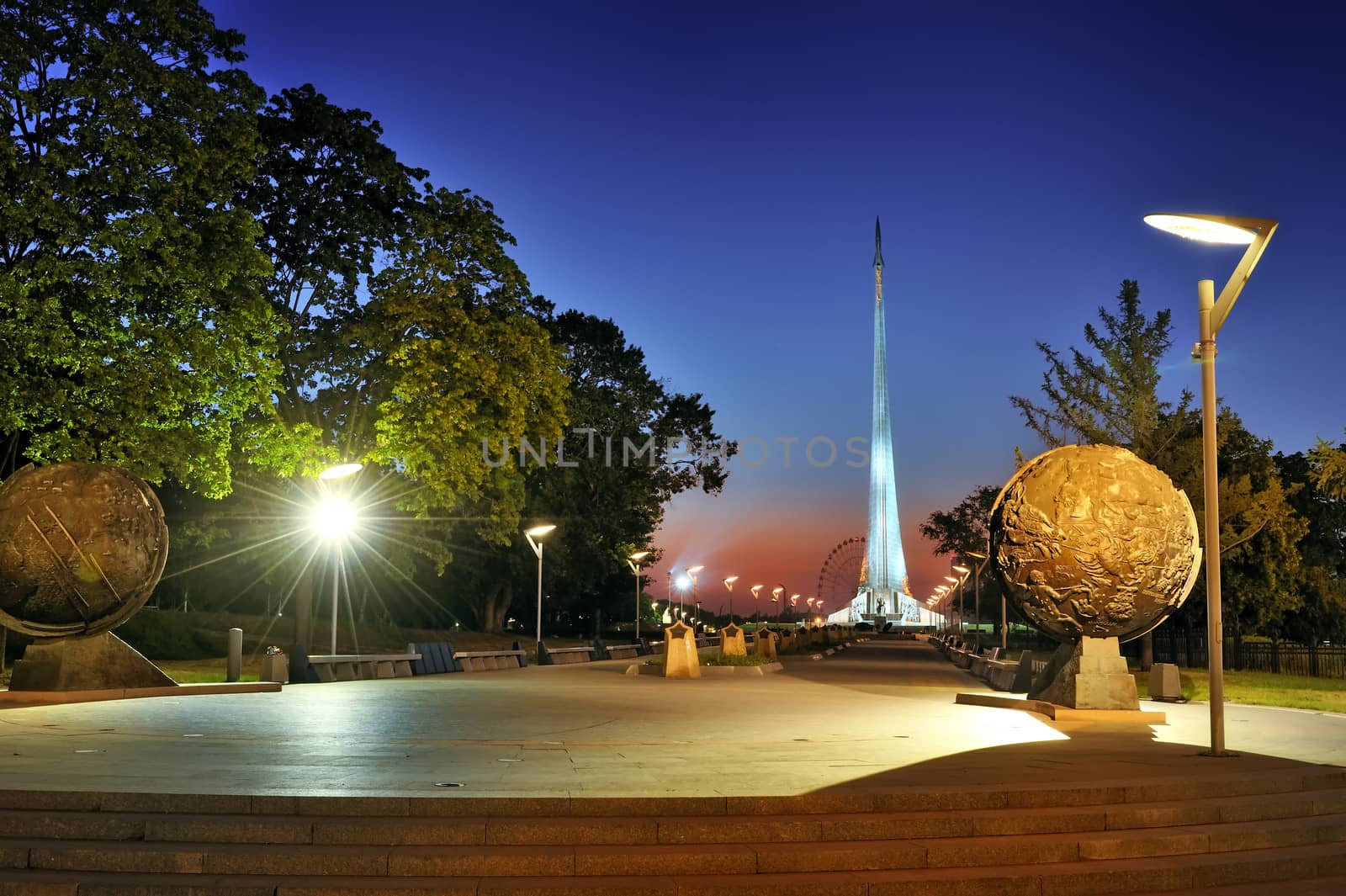 Avenue of a museum of Astronautics. Moscow.