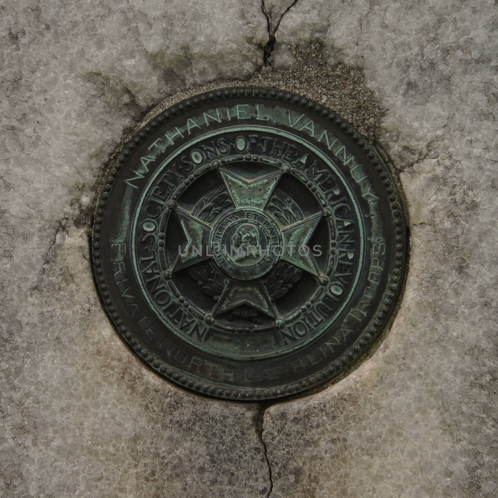 Gravestone honoring Nathaniel Vannoy of the National Society of American Revolution