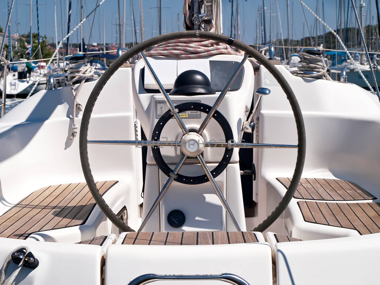 Helm station on sailing boat