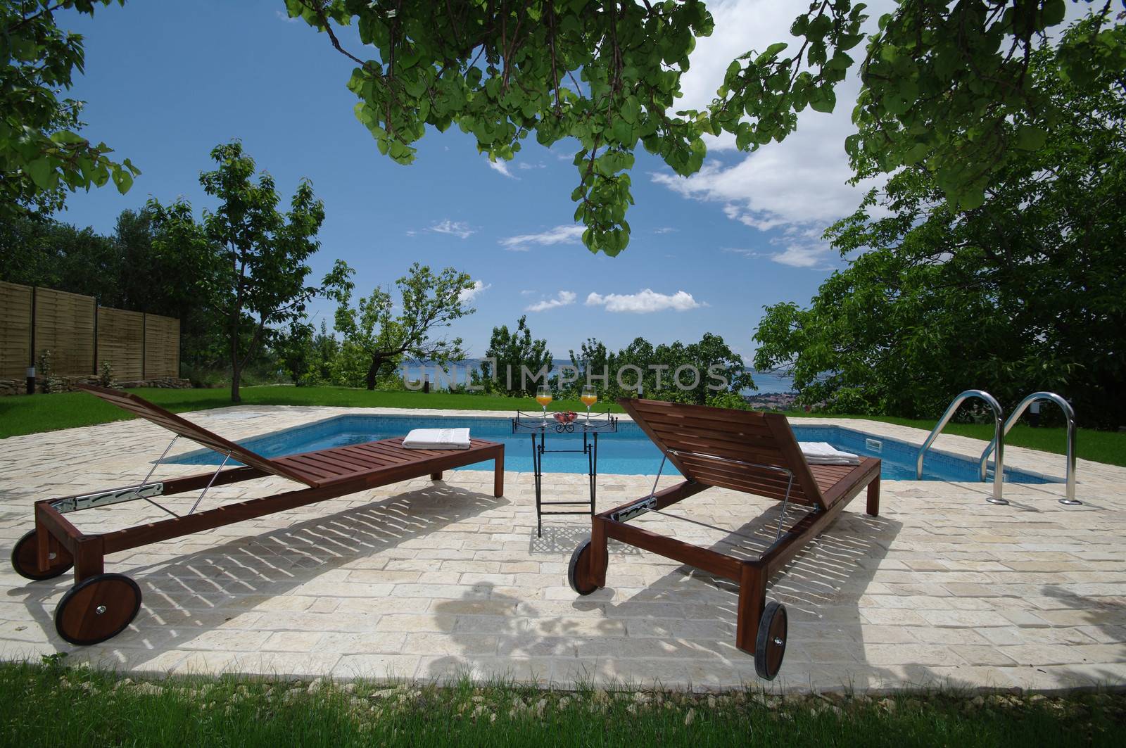 Luxury home Swimming pool near the sea