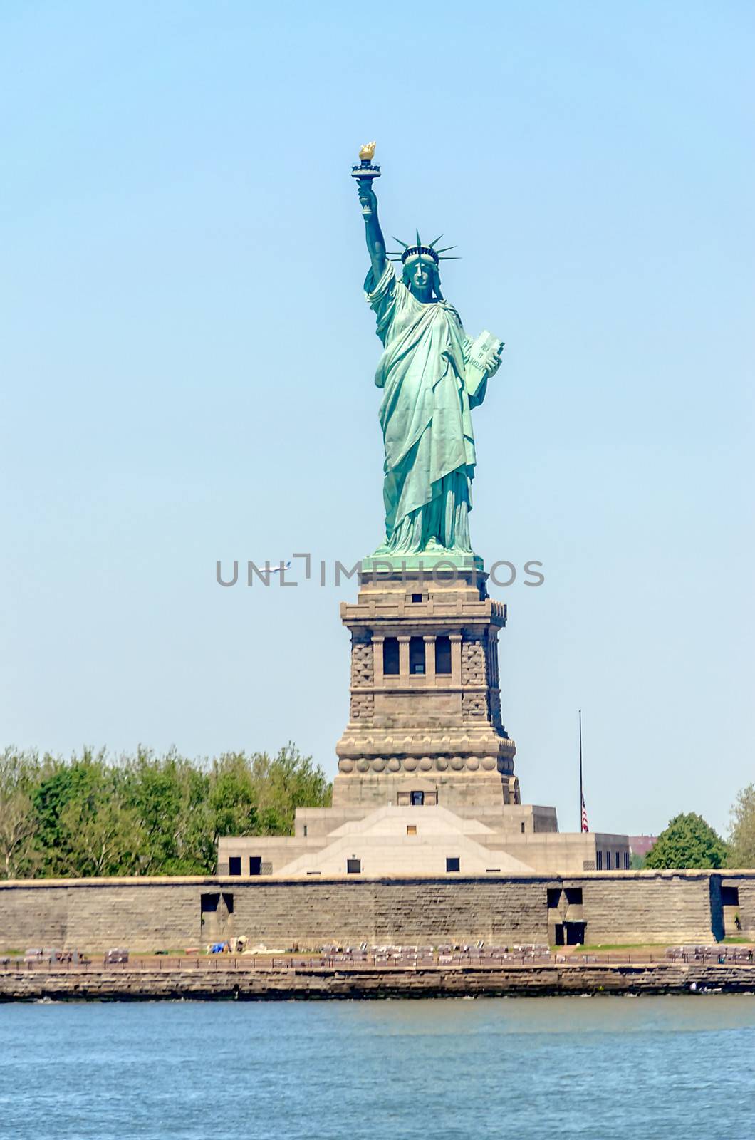 Statue of Liberty by marcorubino