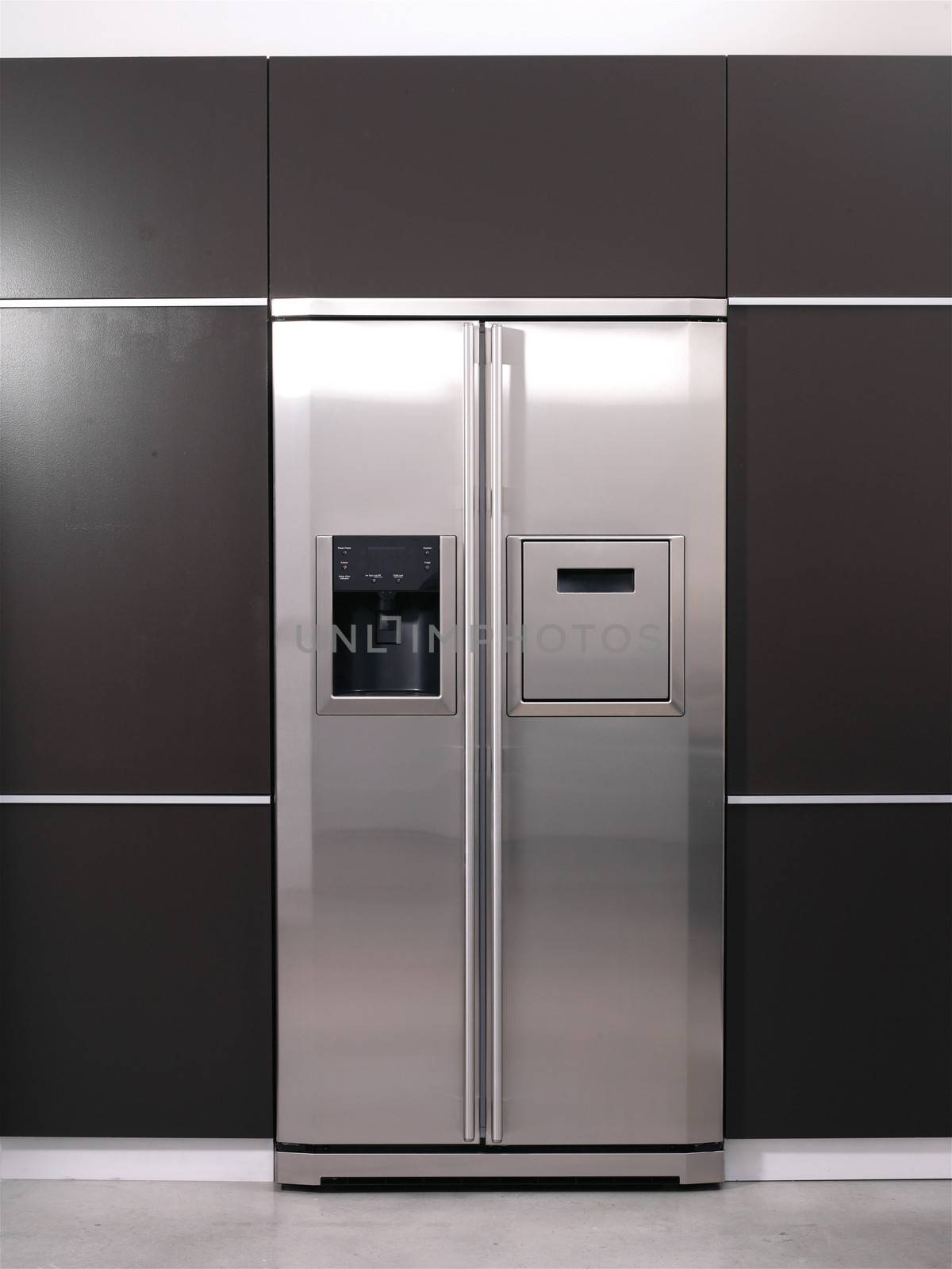 Modern refrigerator by toocan