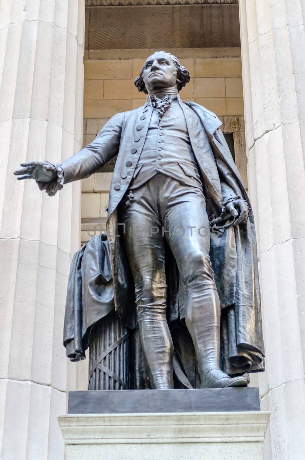 George Washington Statue by marcorubino