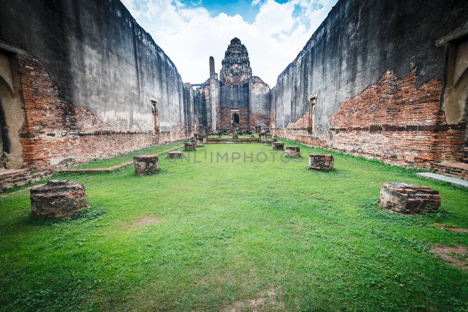 Wat Phra Sri Rattana Mahathat Historical park  in lopburi Thailand