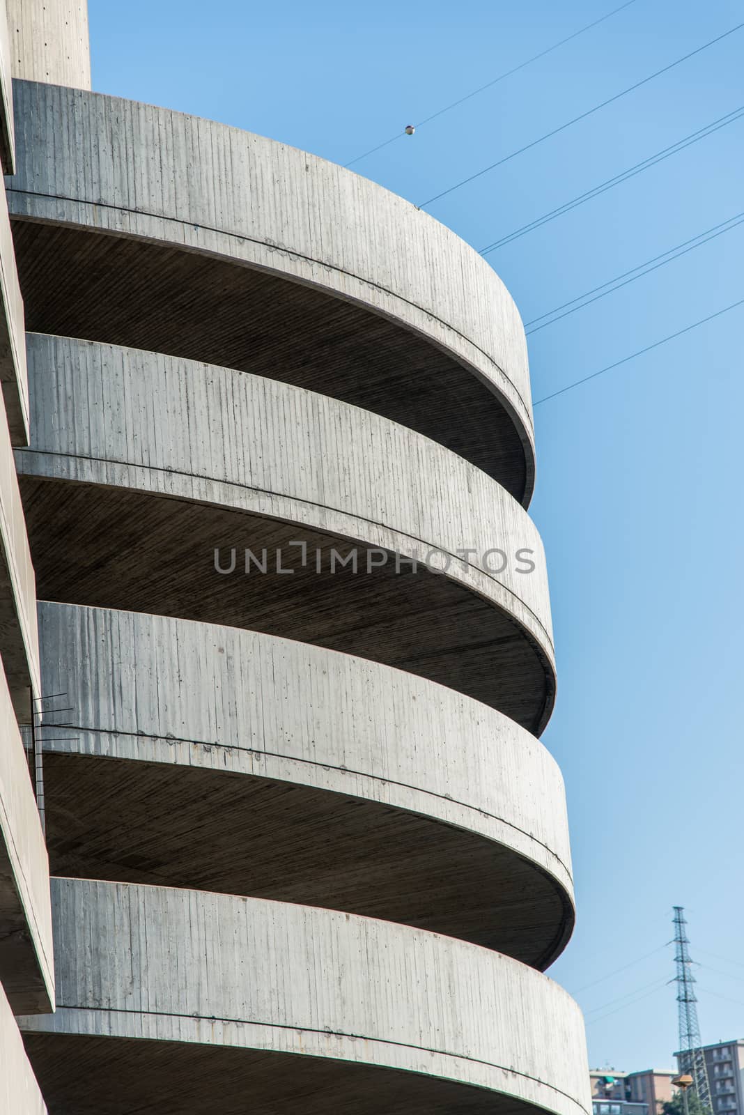 spiral ramp that leads to a large parking