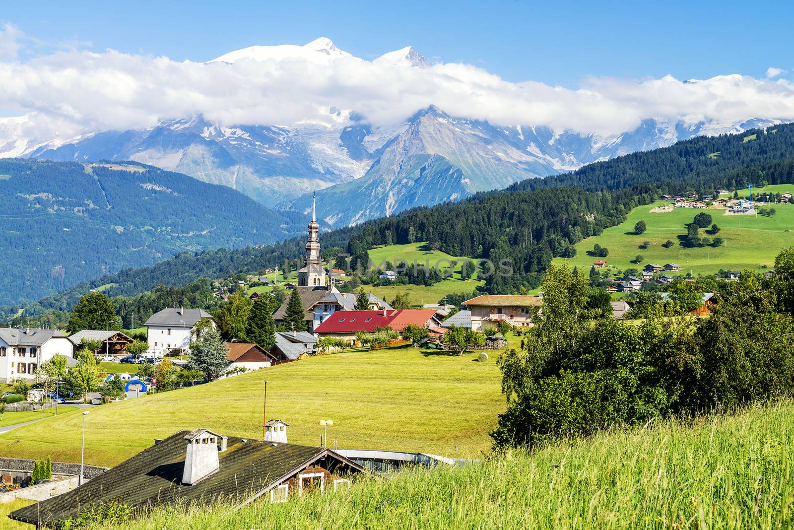 combloux village and Mont Blanc by ventdusud