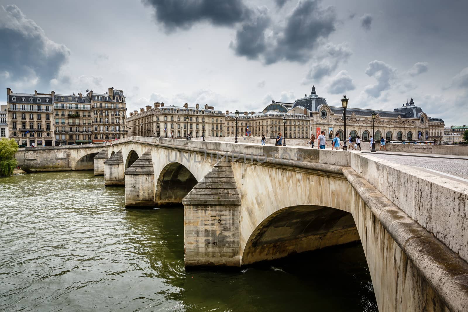 Pont Neuf and Cite Island in Paris, France by anshar