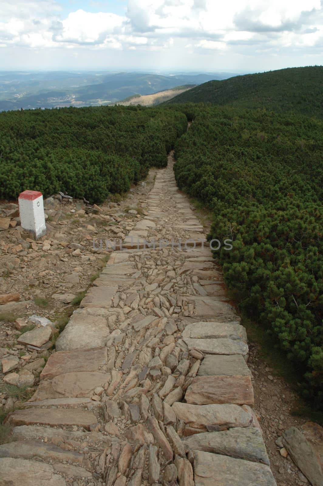 Trail in Karkonosze mountains by janhetman