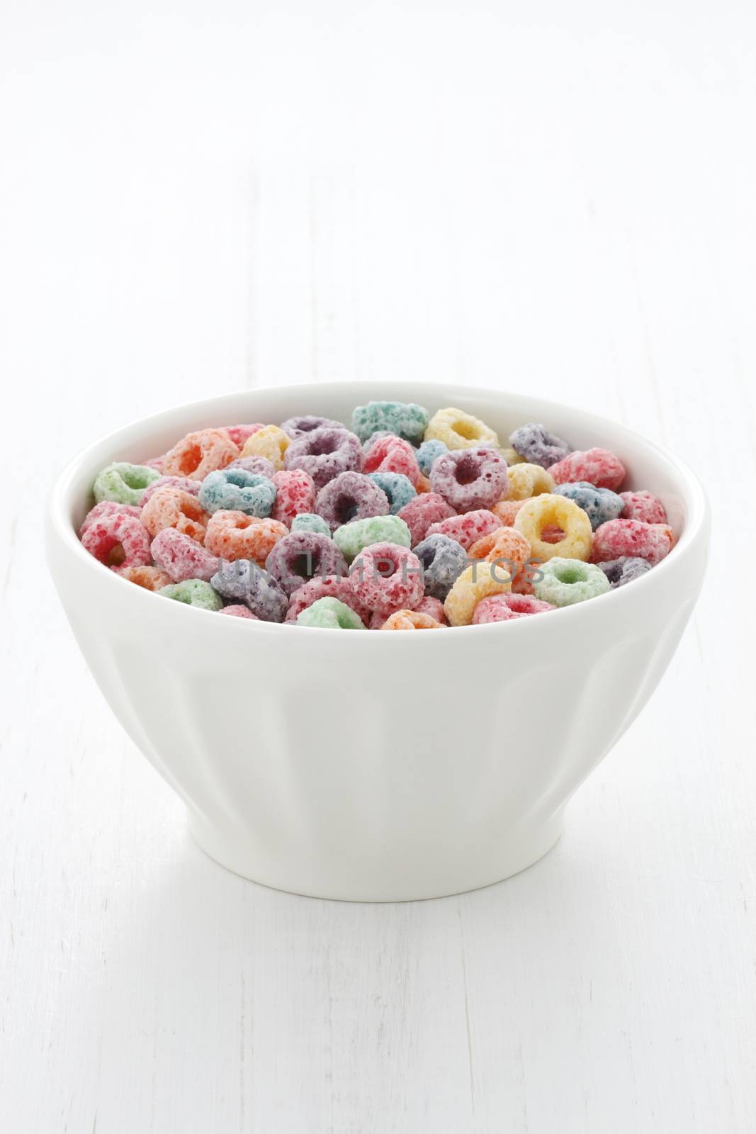 Delicious kids cereal loops with a fruit flavor by tacar