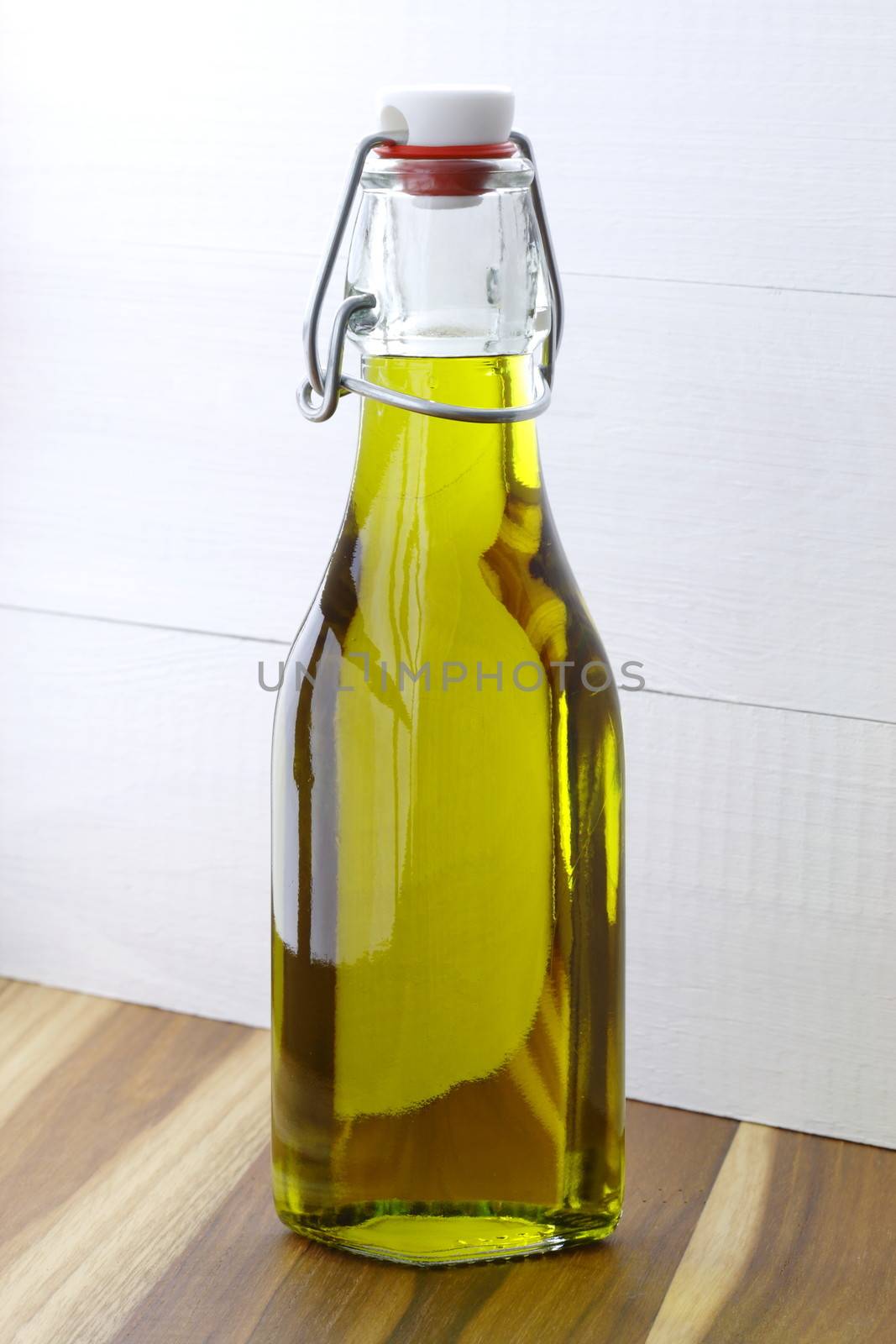 Extra virgin olive oil by tacar