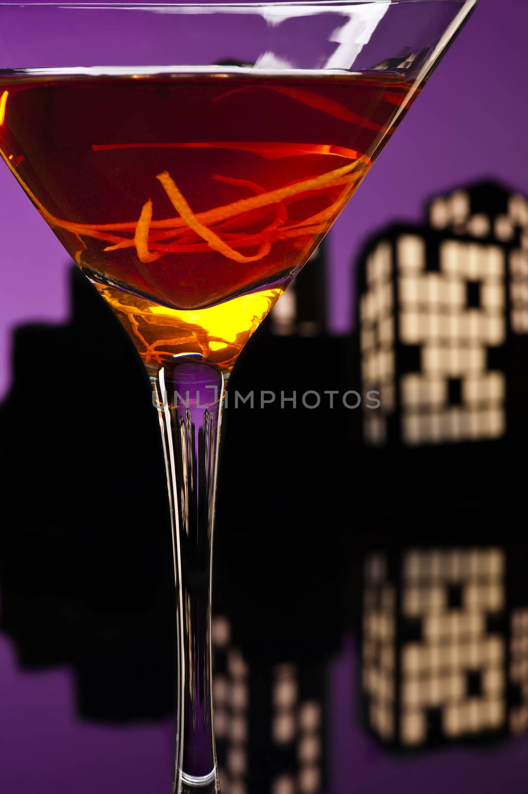 A Manhattan is a cocktail made with whiskey, sweet vermouth, and bitters. Whiskeys used are rye (the traditional choice), Canadian whisky, bourbon, blended whiskey and Tennessee whiskey.
