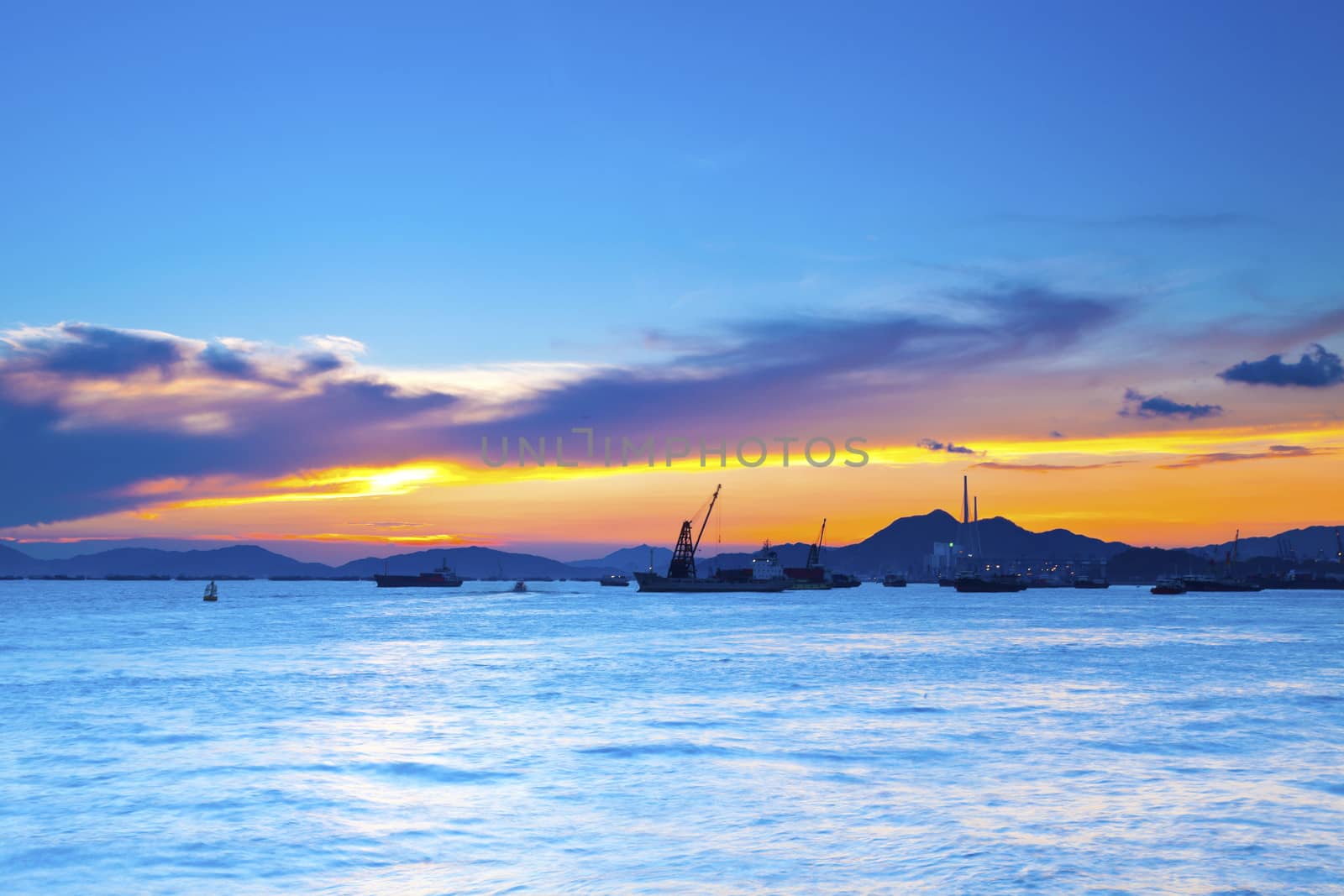 Sunset at Hong Kong downtown, facing cargo terminal.