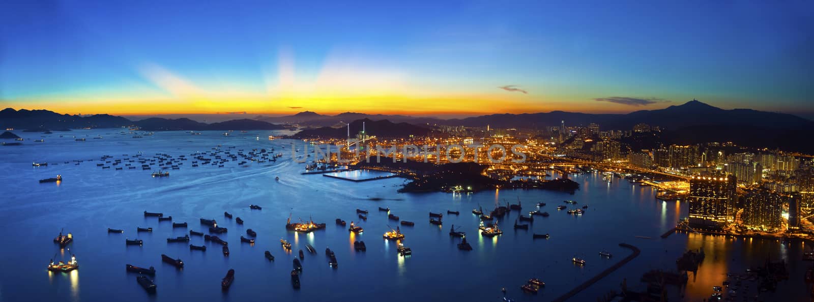 Hong Kong majestic sunset by kawing921