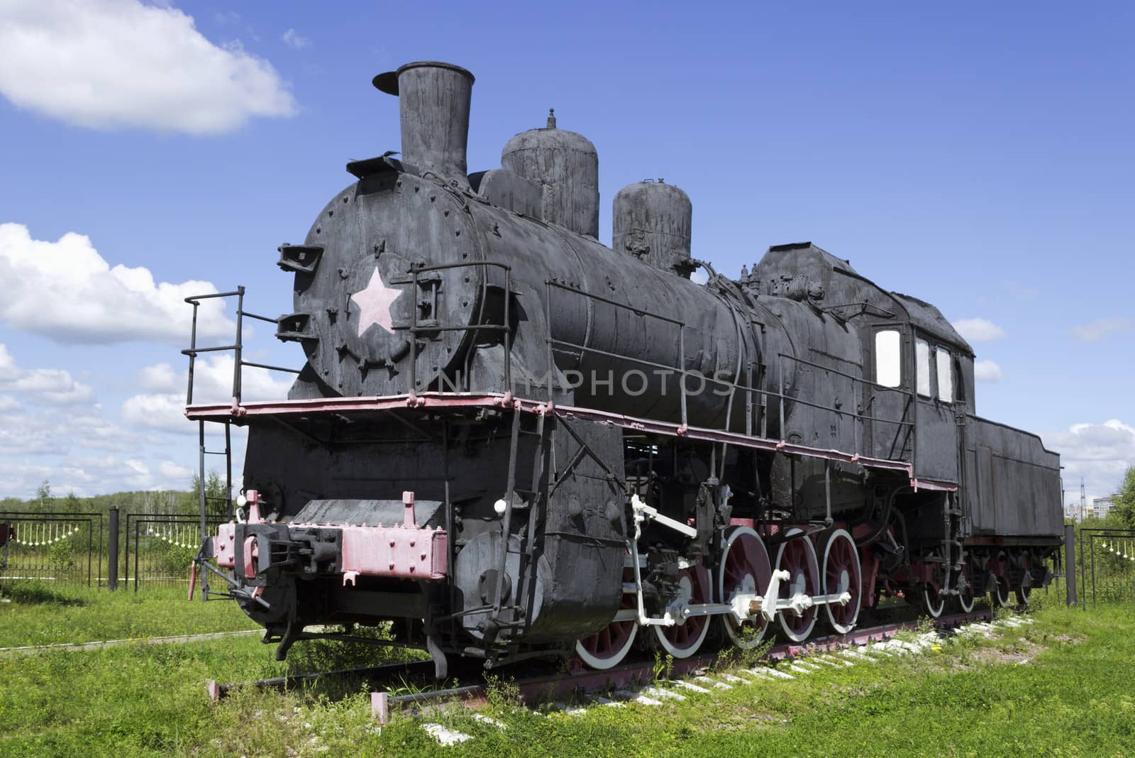 Russian steam locomotive in the early 20th century, the most massive in the world series, produced about 11 000 locomotives