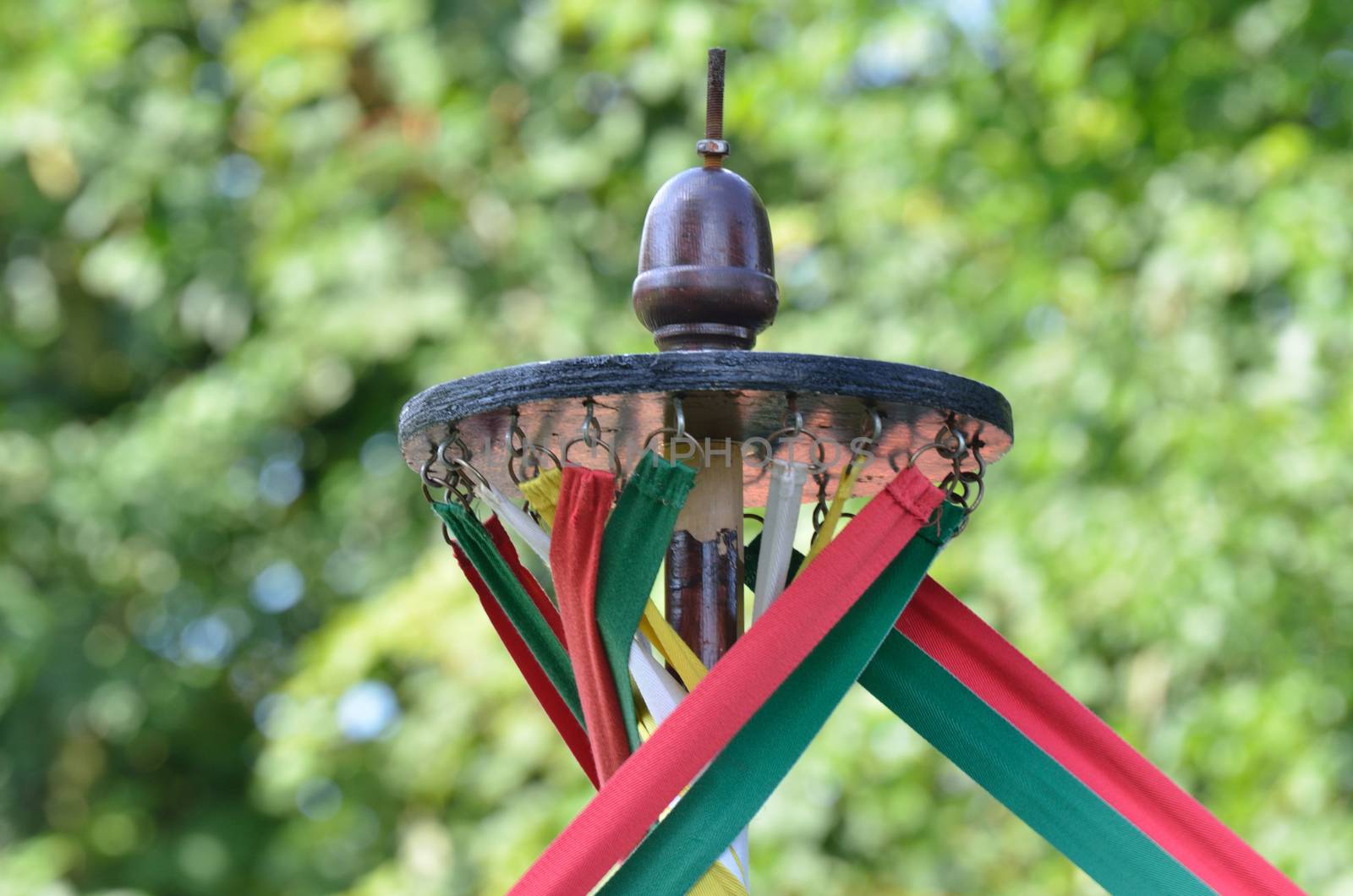 Maypole detail