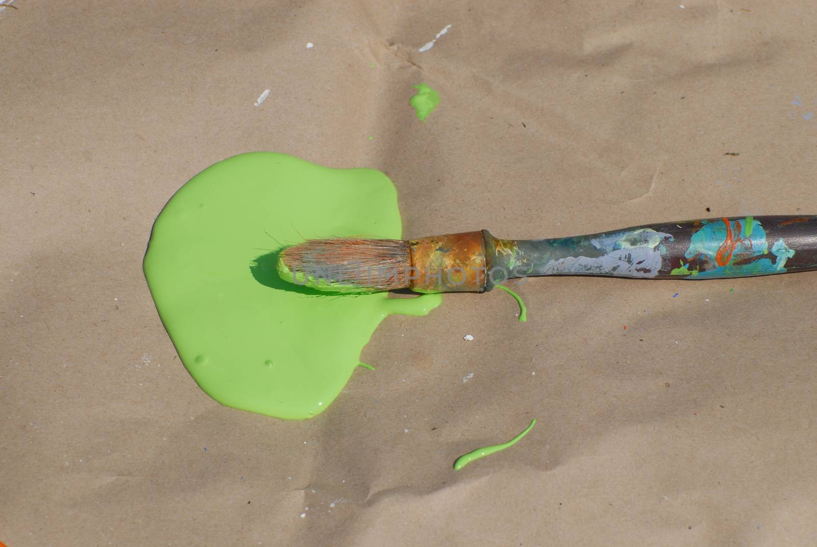 Green paint by Bildehagen