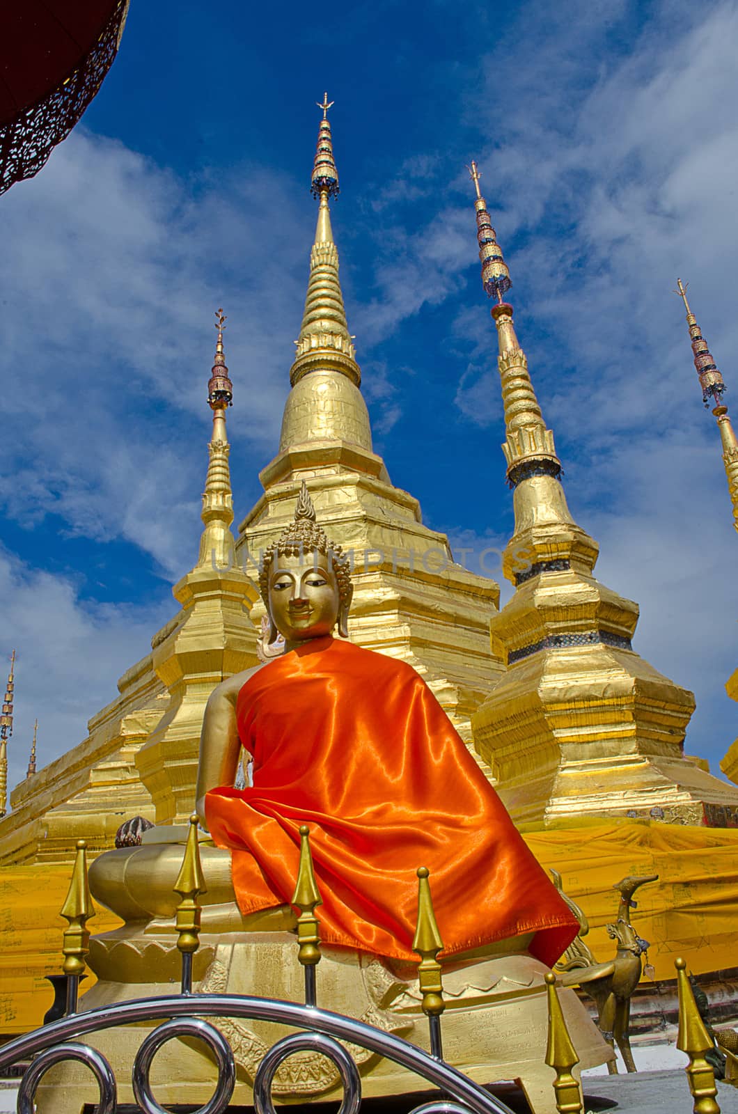 Gloden Seated Buddha Image with Golden Pagoda by kobfujar