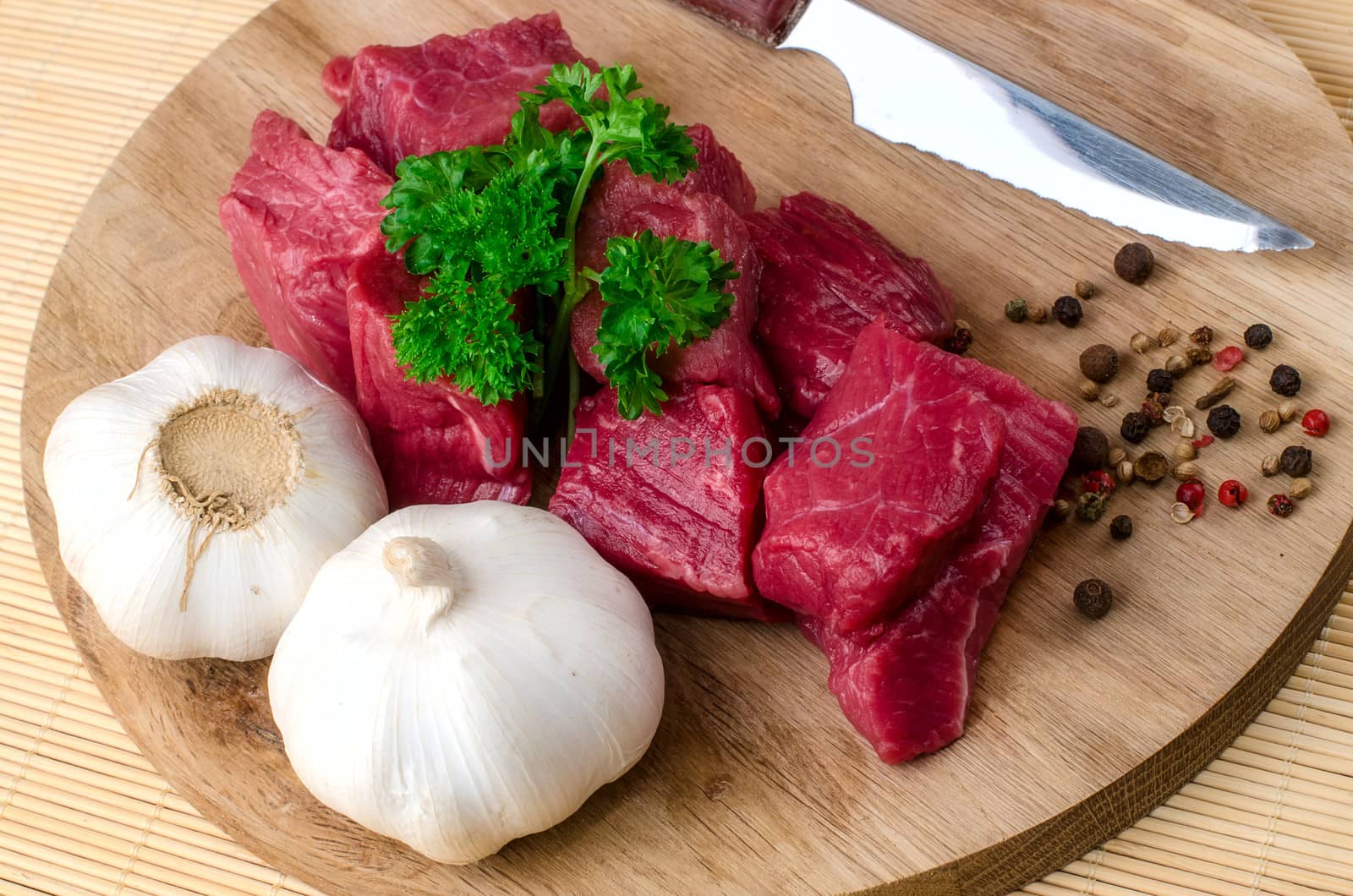 raw meat, vegetables and spices