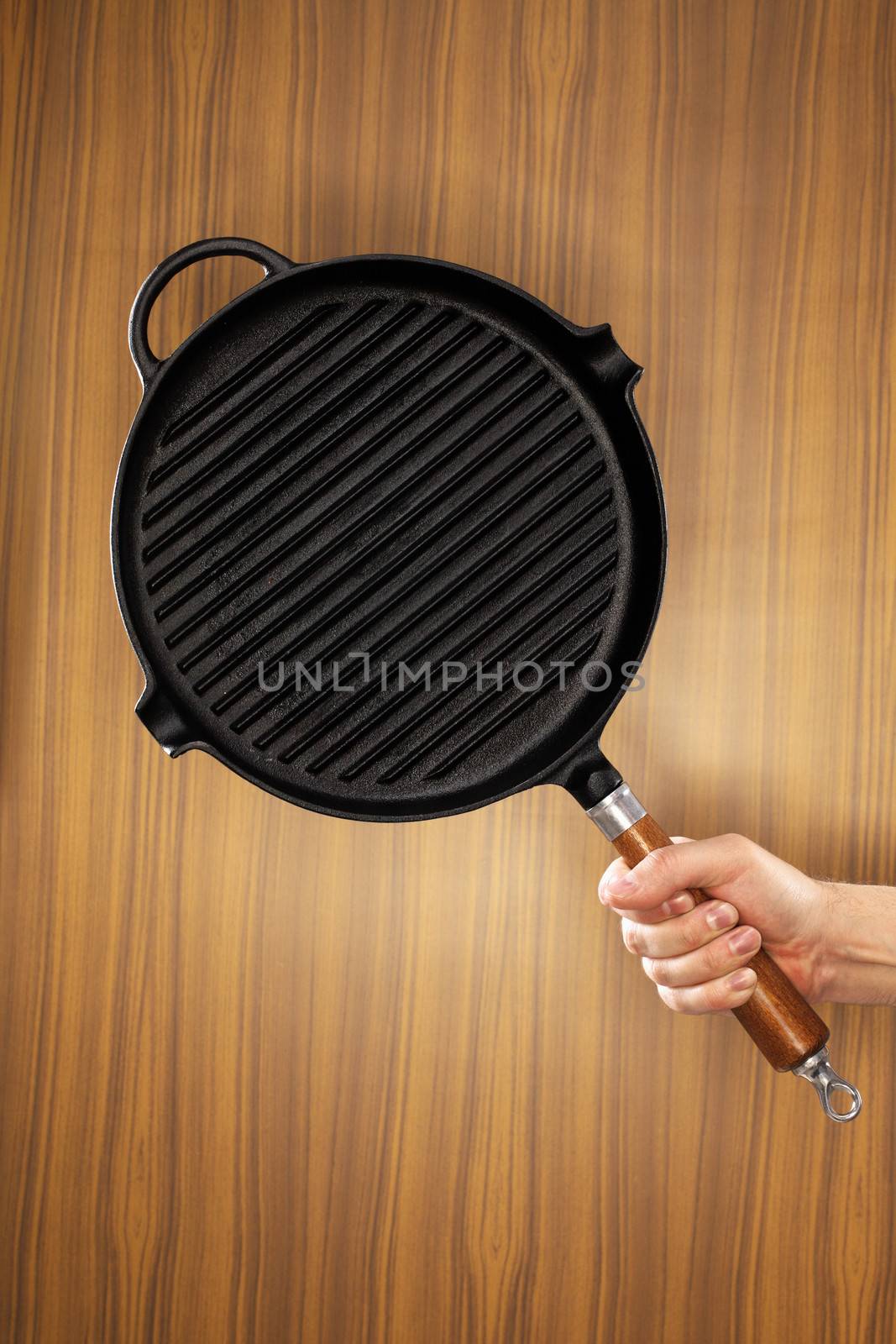 Cast iron grill pan by Stocksnapper