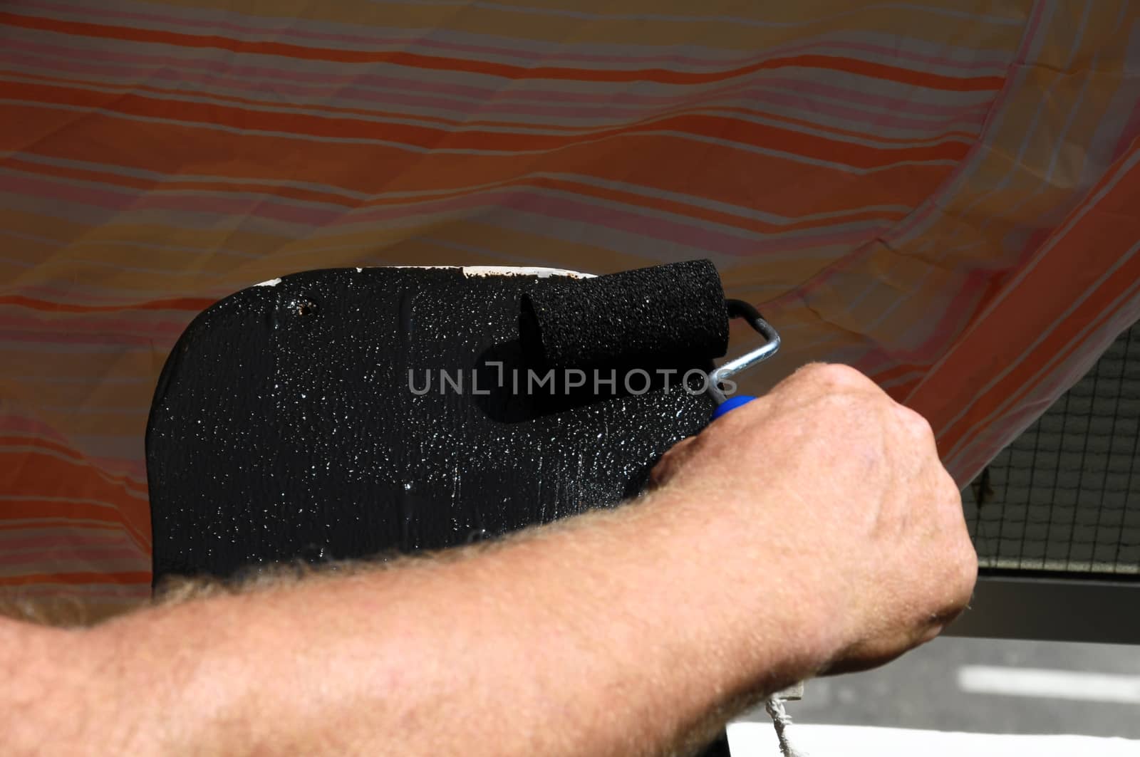 Restore an Old Vintage Skateboard with Black Painting